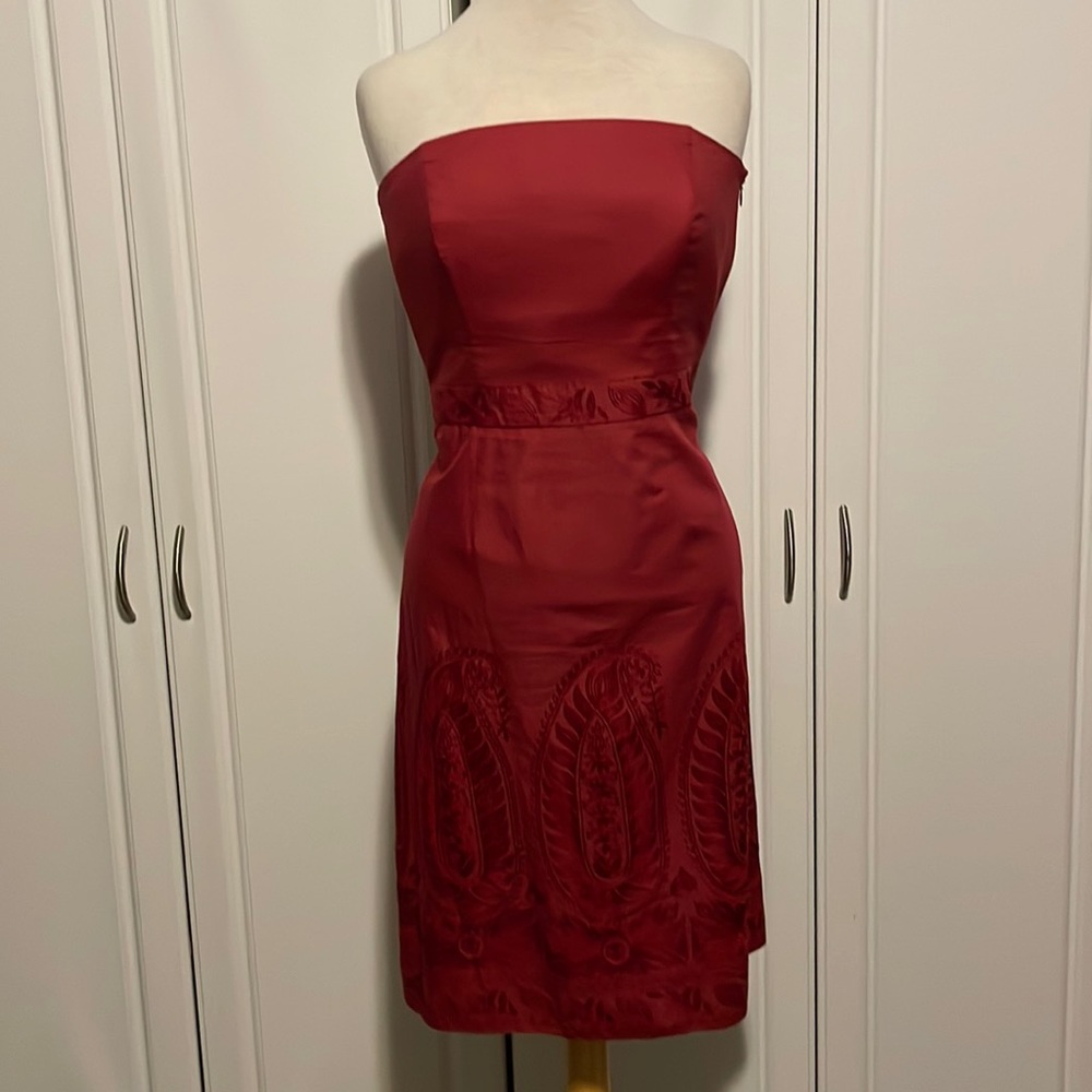 ANN TAYLOR RED/BURGUNDY SIZE 12 STRAPLESS MIDI DRESS